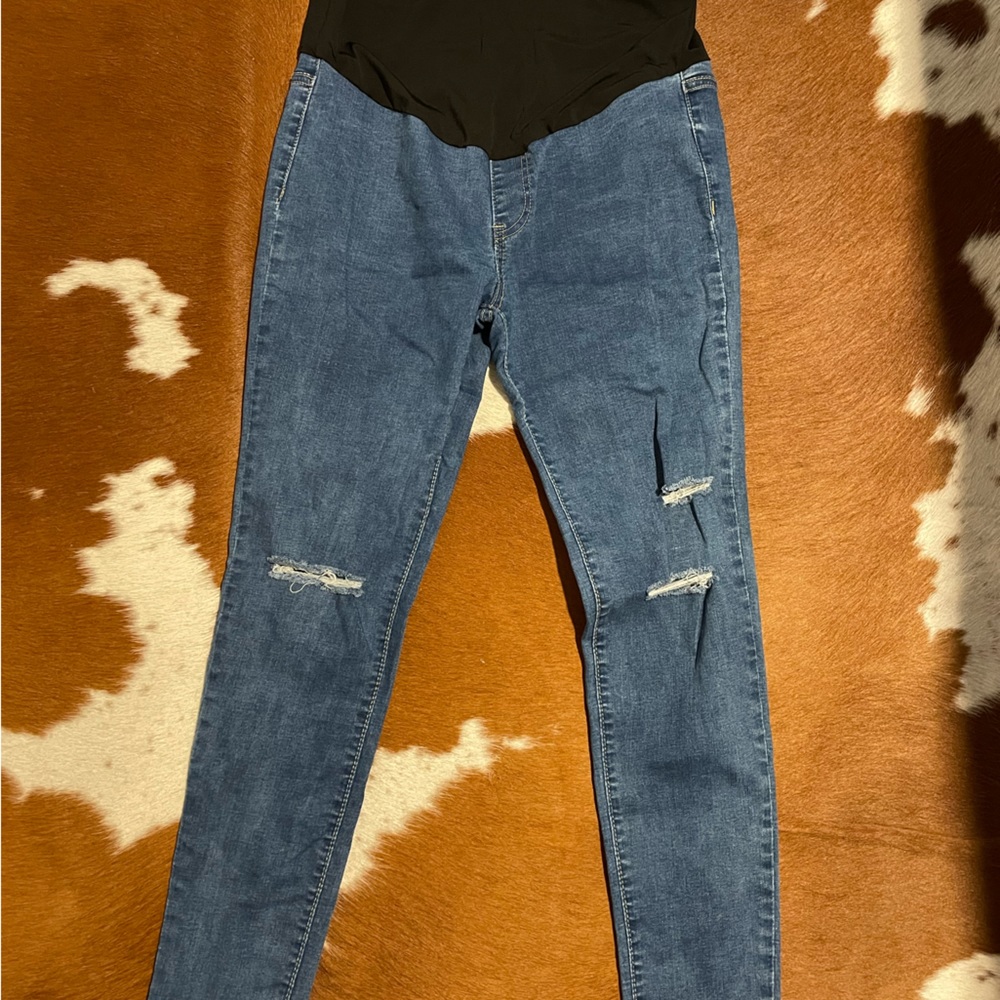 Maternity stretchy ripped jeans